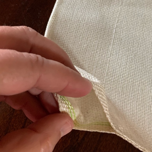 Set of 4 garden flags. - Picture 3 of 7